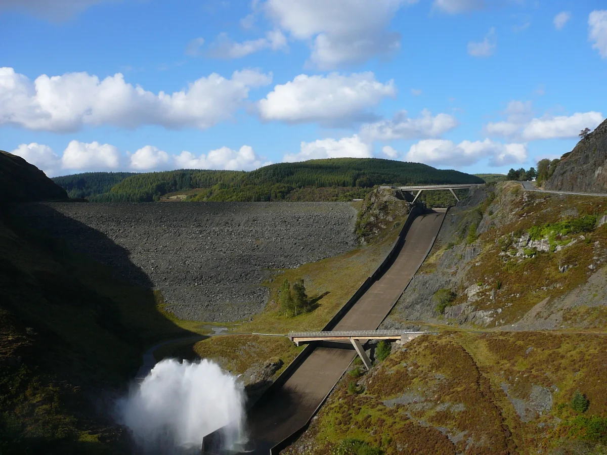 Preliminary earth dam design consultation, image 2
